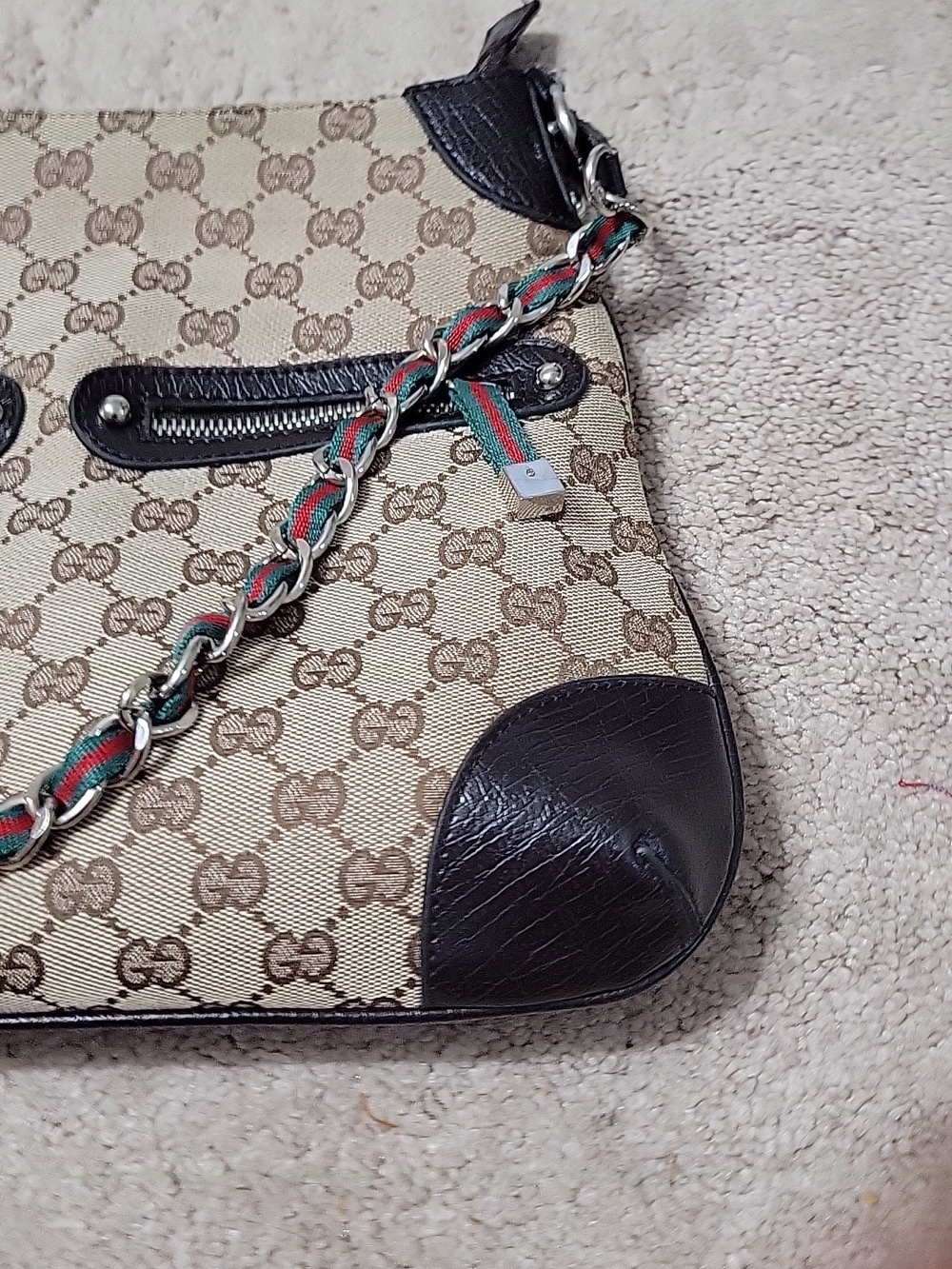 Gucci Beige GG Canvas Shoulder Bag with Brown Leather and Red-Green Chain - Picture 4 of 10